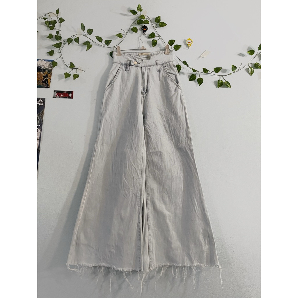 ∙ʚ price  179  thb ɞ∙ รวมส่ง  เอว : 24 สะโพก : 37 ยาว : 38.5  รอบต้นขา : 22 ปลายขากว้าง : 13.5