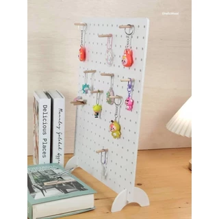 พลาสวูด pegboard ทรงเหลี่ยม ขนาดกลาง มีขาถอดได้ ฟรีหมุดแขวน