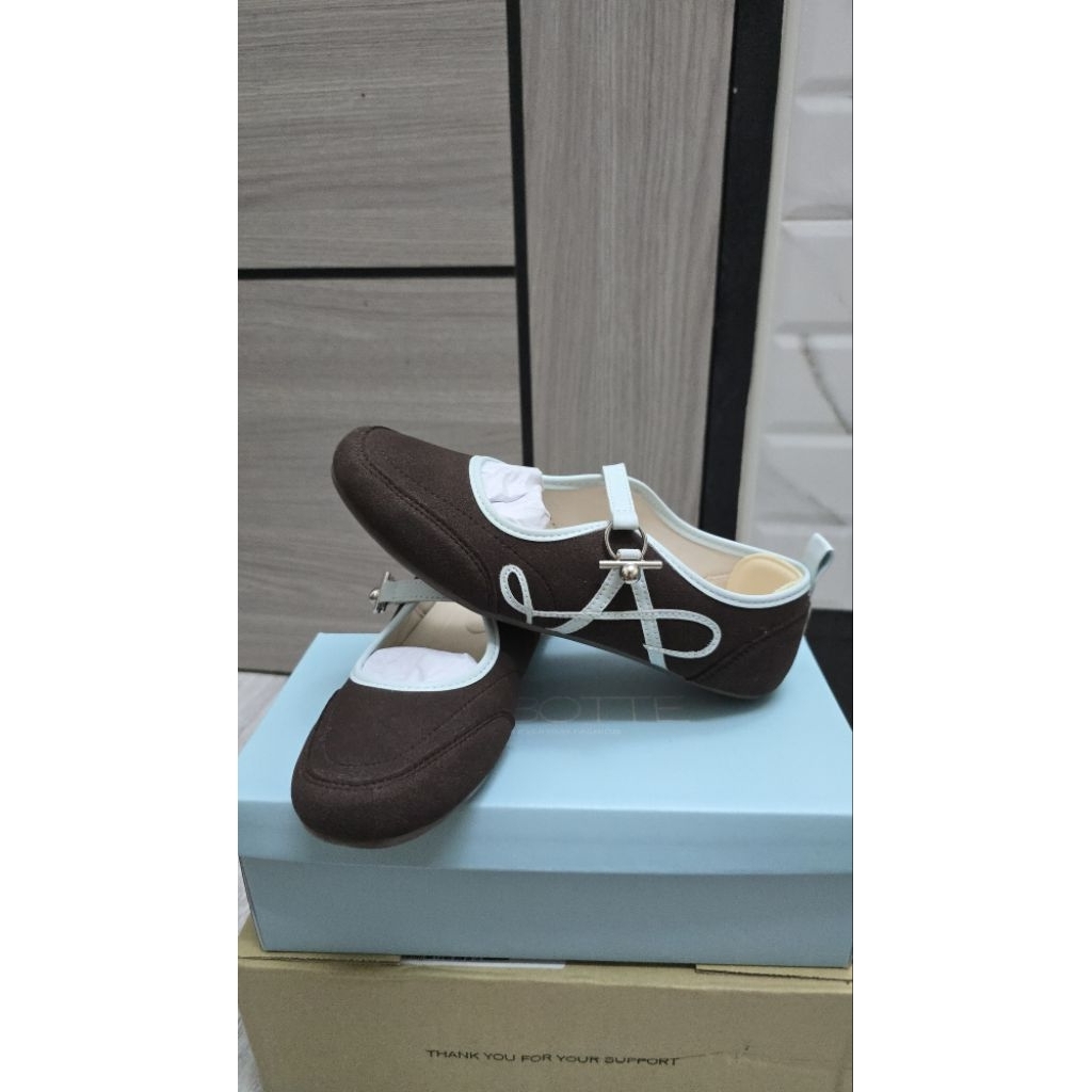 รองเท้าแมรี่เจน สนิกเก้อ the Rookie - Labotte.bkk มือสอง