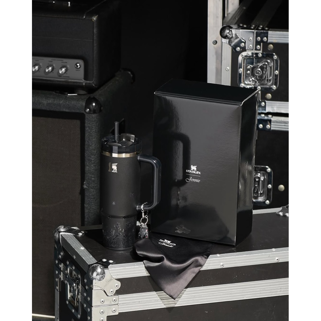 #Stanley Korea x #JennieBlackPink Quencher Tumbler 30 oz