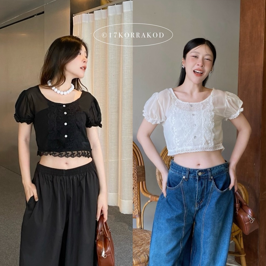 🌻เสื้อครอปคอกลมแขนสั้นตุ๊กตาผ้าซีทรู ดีเทลระบายลูกไม้แต่งกระดุม (Prod Studio)