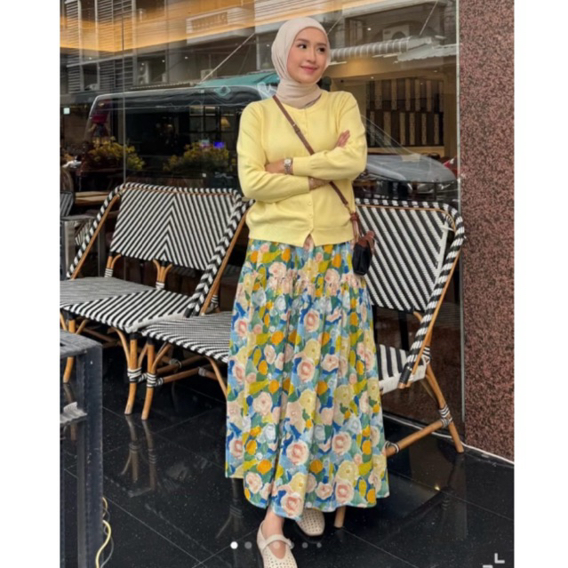 พร้อมส่งในไทย กระโปรงลายดอกตัวดัง Floral skirt ผ้าคอตตอนพิมพ์ลายสวนดอกไม้ สีสดใส เอวยางยืด ทรงบาน ฟรีไซส์ - รูปที่ 2