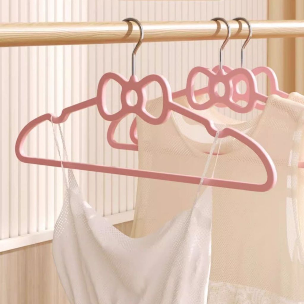ไม้แขวนเสื้อ สีชมพูลายโบว์ (10อัน) ไม้แขวนเสื้อผู้ใหญ่ Cloth Hanger