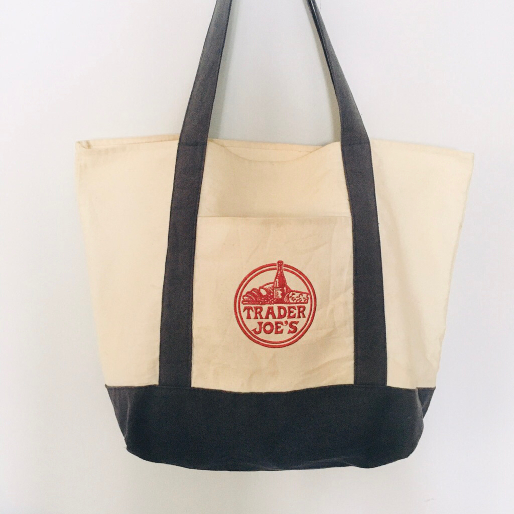 มือสอง• กระเป๋าผ้า TRADER JOE'S