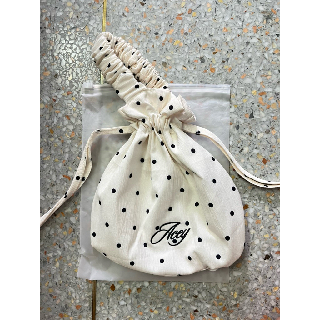 acey กระเป๋าหูรูดใบเล็ก **ตำหนิ**