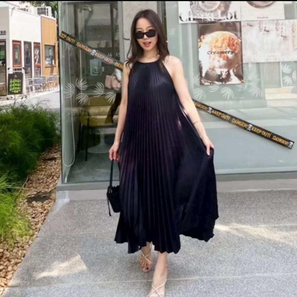 ชุดพลีทดำ ใส่ออกงานก็สวย ใส่คลุมท้องก็ได้ รุ่นนี้ผ้าหนักทิ้งตัว (ราคา shop 829)