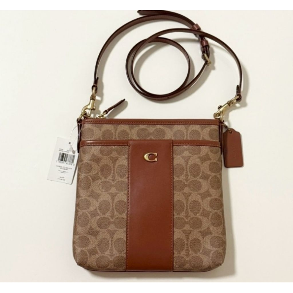 Newshop สะพายข้าง KITT MESSENGER CROSSBODY IN COLORBLOCK SIGNATURE CANVAS CC533