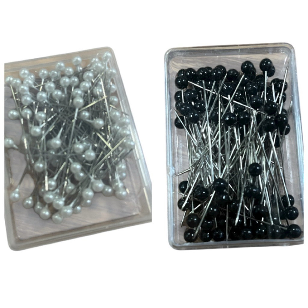เข็มหมุด ขาว / ดำ / คละสี ใส่กล่อง แพ็คละ 100 ชิ้น 29 บาท