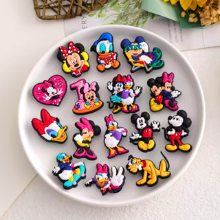 คละแบบ (10ชิ้นแถมฟรี 1) ตัวติดรองเท้า Pvc สำหรับตกแต่งรองเท้…