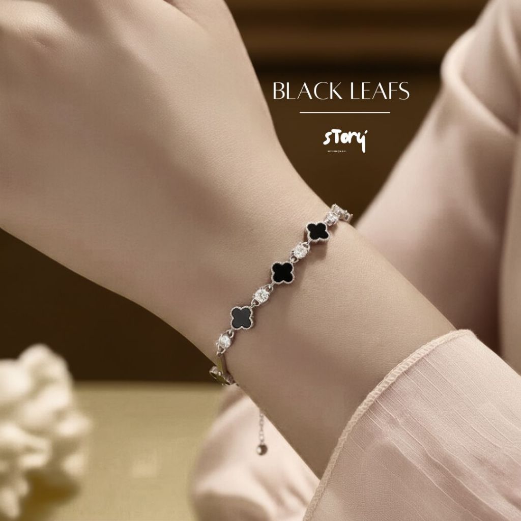 STORY กําไลเงินแท้ Black Leafs สร้อยข้อมือเพชร สร้อยข้อมือเงินแท้ โคลเวอร์สี่ใบ กำไลแฟชั่น วาเลนไทน์