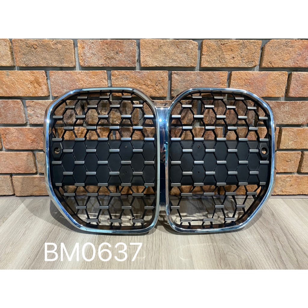 กระจังหน้า BMW Series 4 430i Msport G22 ของแท้มือสองมีตำหนินิดหน่อย