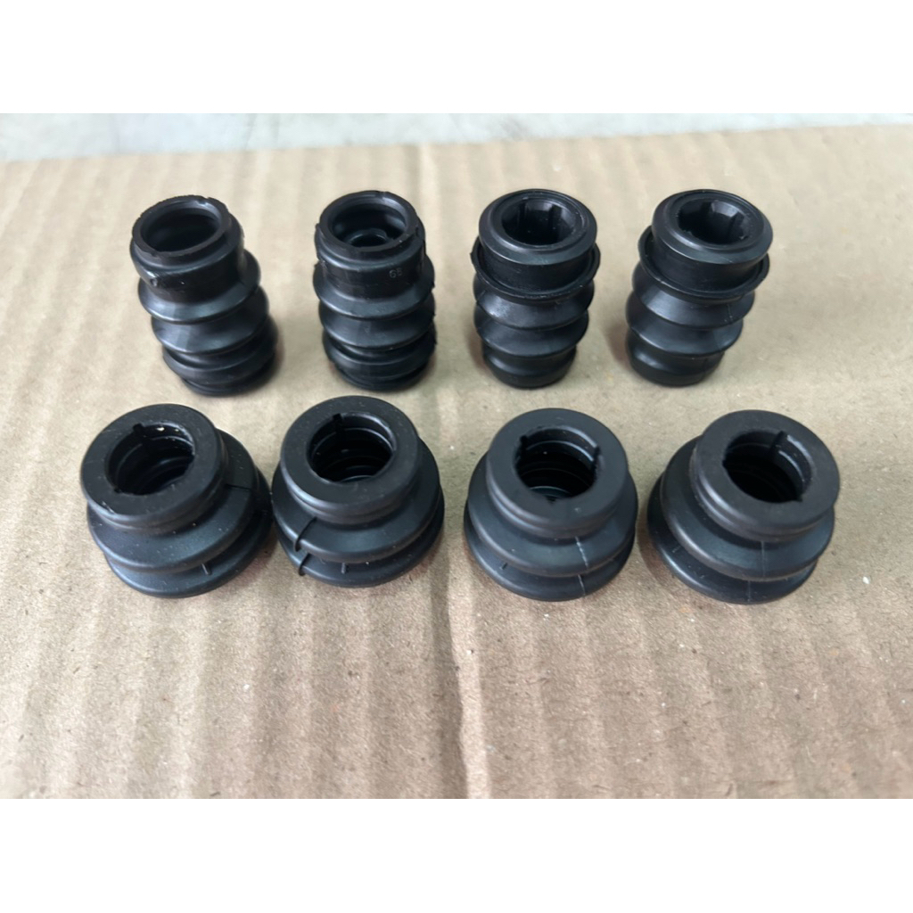 ยางกันฝุ่นน๊อตสลักเบรคหน้า ยางกันฝุ่นน๊อตสลักเบรคหลัง Toyota Altis 08-18 , Vios'07 , Yaris'06 (ชุดละ4ตัว)