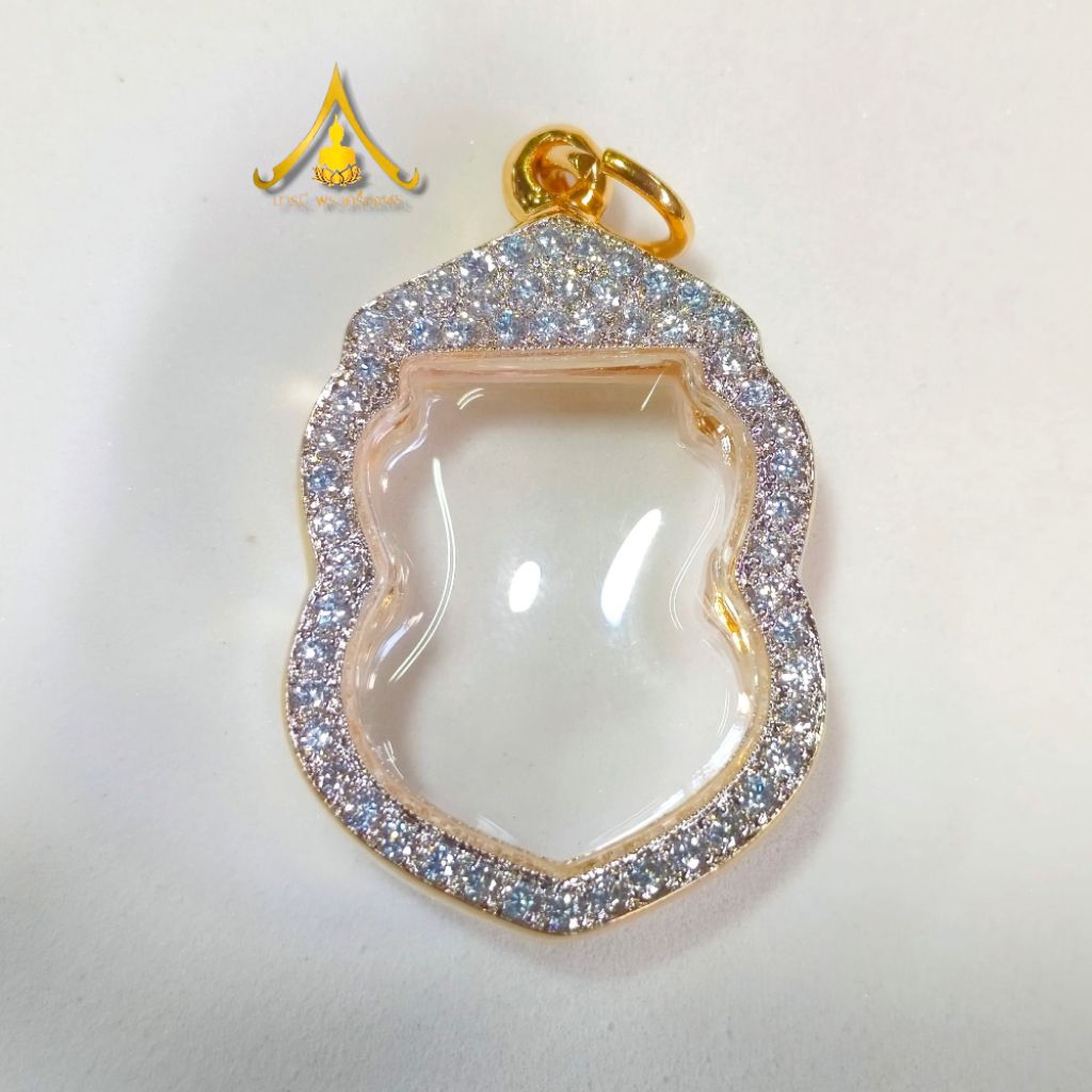 กรอบพระเสมาหลวงปู่ทวด กรอบทองอิตาลี เสมาหัวตัด ล้อมเพชรกรอบพระสวยคุณภาพดี