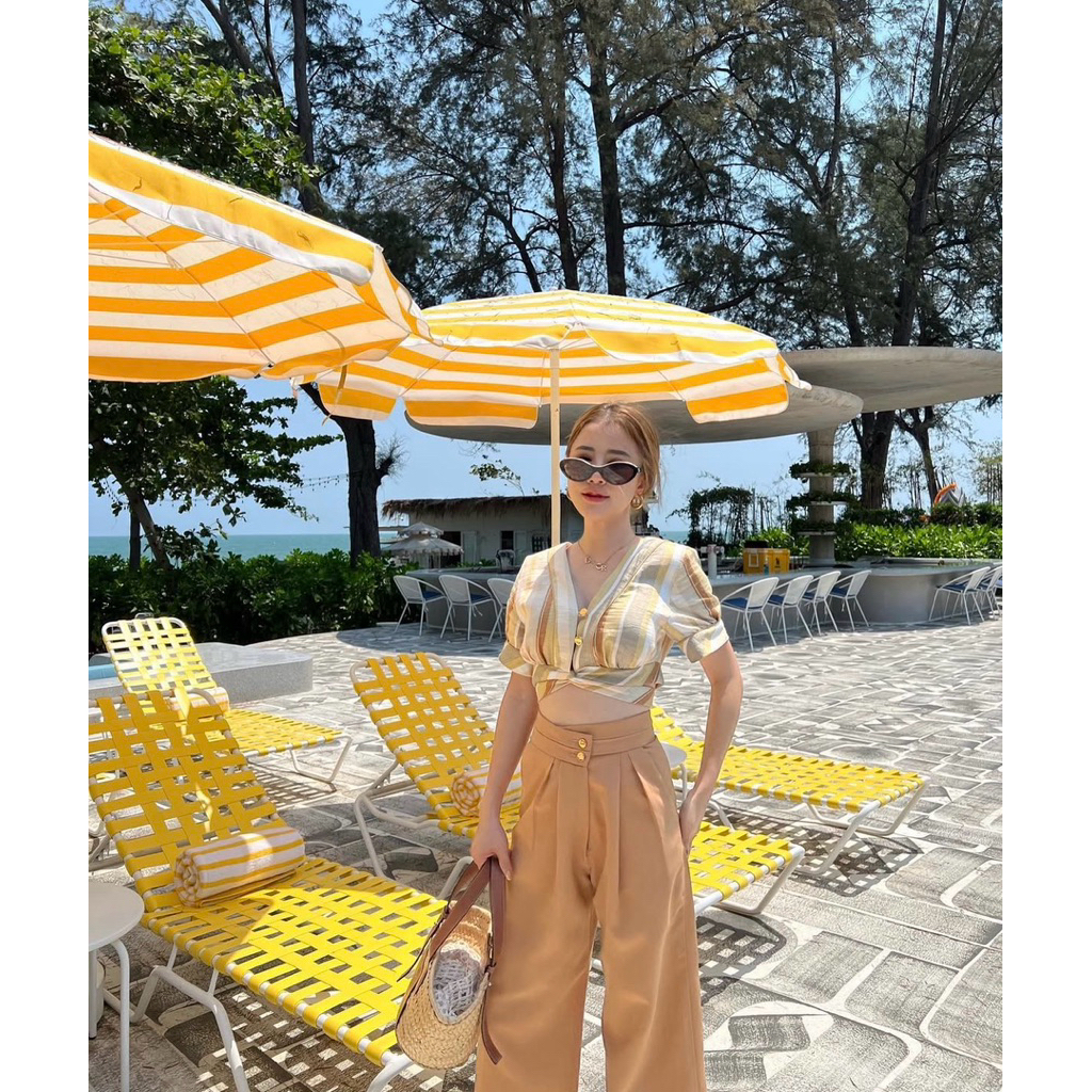 penelope hadley tops XS ส่งต่อ พร้อมส่ง ไม่มีตำหนิ กดได้เลย⭐️ ส่งต่อPNLP เสื้อ xs