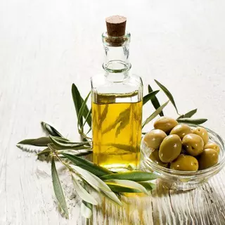 น้ำมันมะกอก แบรนด์ Naturel Extra Virgin Oil จากสเปน สูตรกินสด โรยสลัด ขนาด 250 มล.