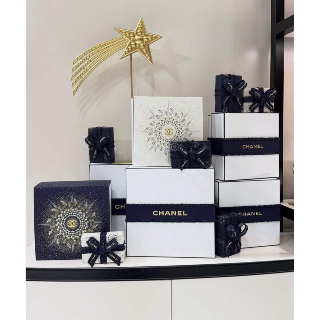 กล่องของขวัญ และ ถุงแบรนด์จากบ้าน Chanel’s 🎁⭐️