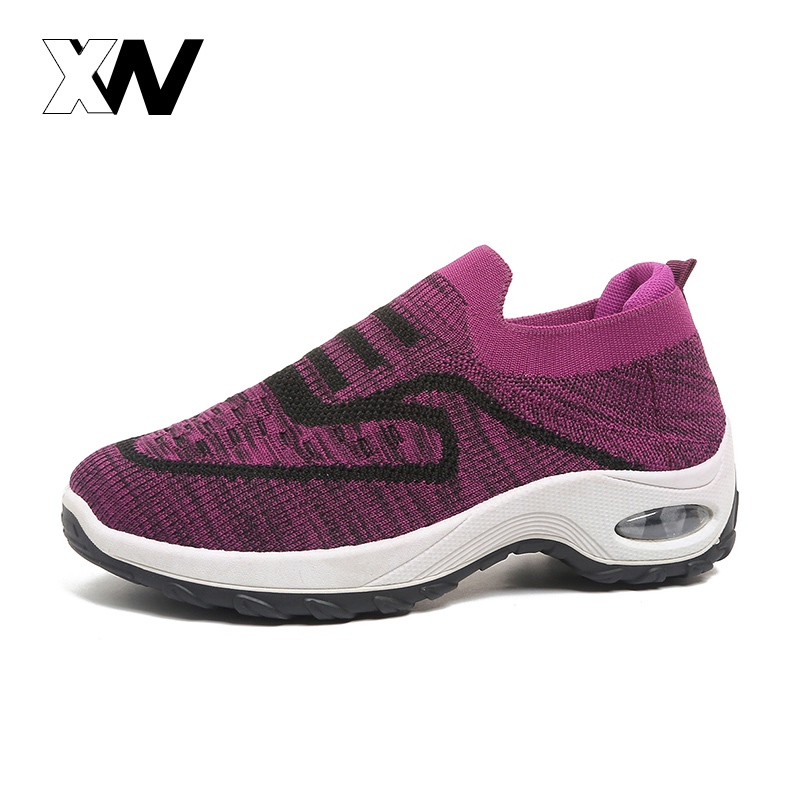 XWbrand รองเท้ากีฬาสตรีจากประเทศไทย รุ่นใหม่ ดีไซน์น่ารักสดใส ระบายอากาศดี พื้นรองเท้ารองรับแรงกระแทกอย่างมีประสิทธิภาพ