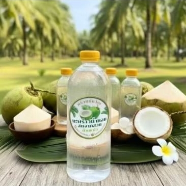 มะพร้าวน้ำหอมหวานธรรมชาติจากสวนบ้านแพ้วขนาด300mlขวดละ35฿3ขวด=100฿
