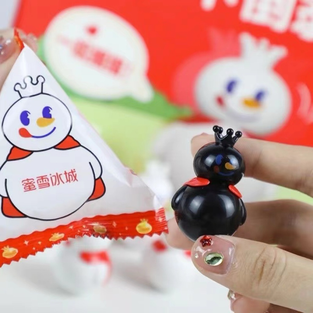 [ส่งจากไทย] ตุ๊กตาล้มลุก Mixue มี่เสวี่ย สีดำ สีขาว