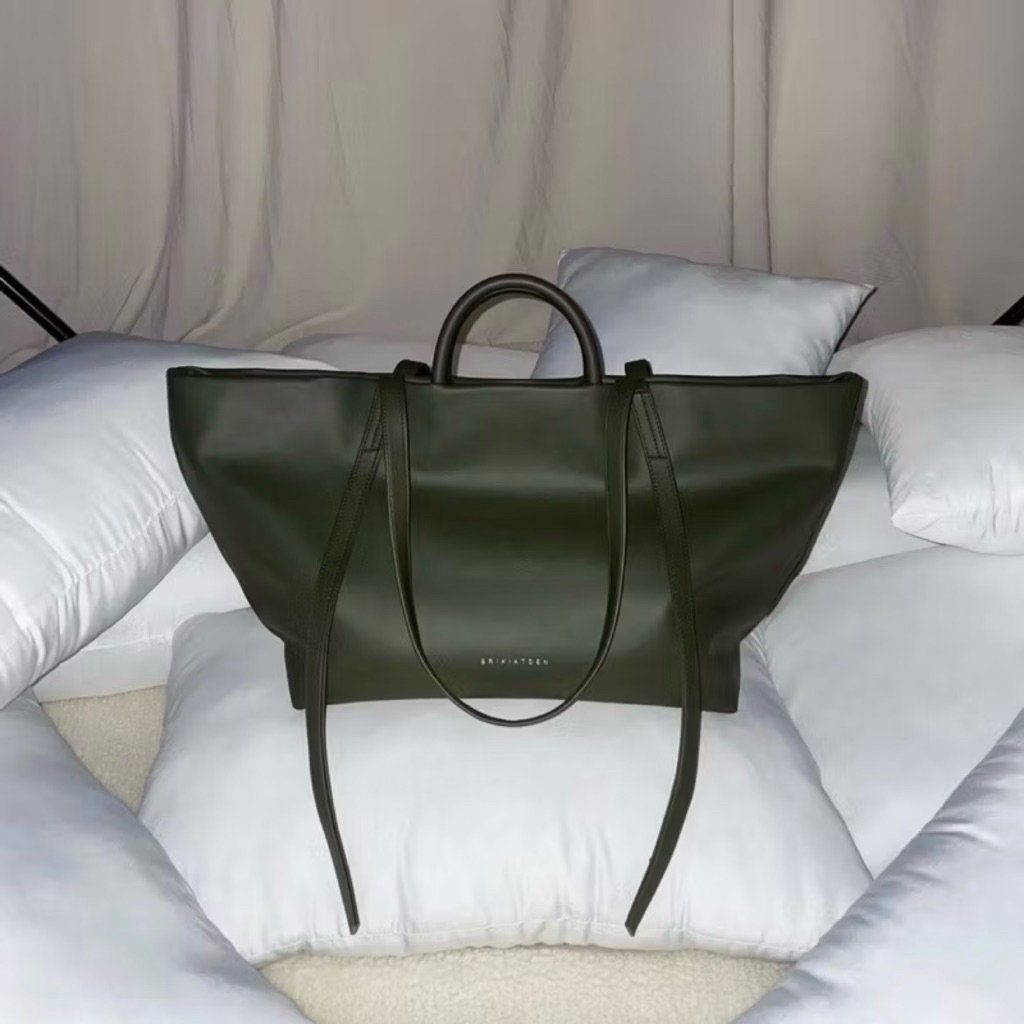 Puffy Tote กระเป๋าถือ/สะพายไหล่ (สีเขียวมะกอก)