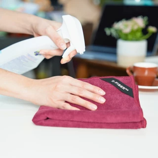 X-Fiber™ Deep Red | Professional ผ้าไมโครไฟเบอร์ สีแดงไวน์ สำหรับร้านอาหาร หนานุ่ม ไร้ขุย Easyathome