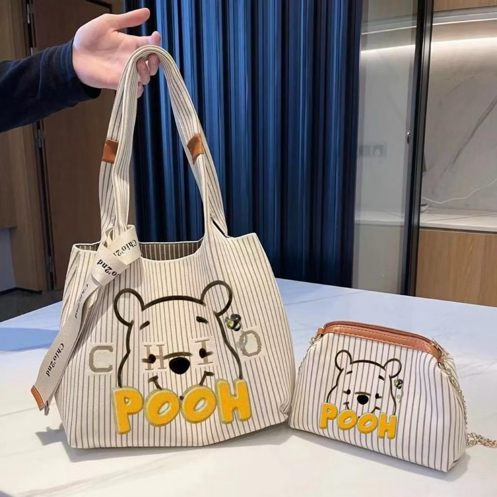 ✅️กระเป๋าช้อปปิ้งไฮโซทอลายCHIO ✅️ทรงสวย น้ำหนักเบา  ✅️Sizeb27×30cm ✅️สกรีนลายหมีพูห์
