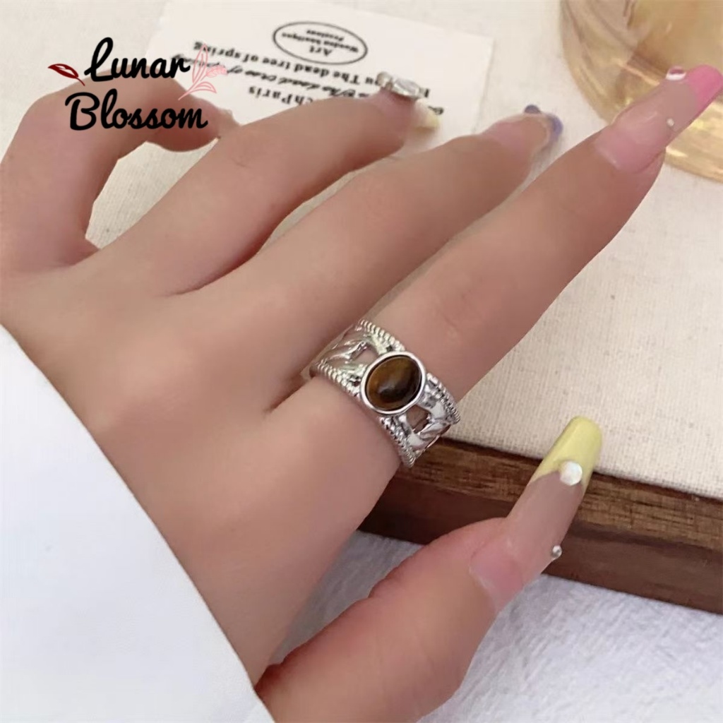 Lunar Blossom แหวนผู้หญิงสไตล์วินเทจ เครื่องประดับสไตล์วินเทจ แหวนนิ้วชี้หรูหรา จัดส่งจากประเทศไทย