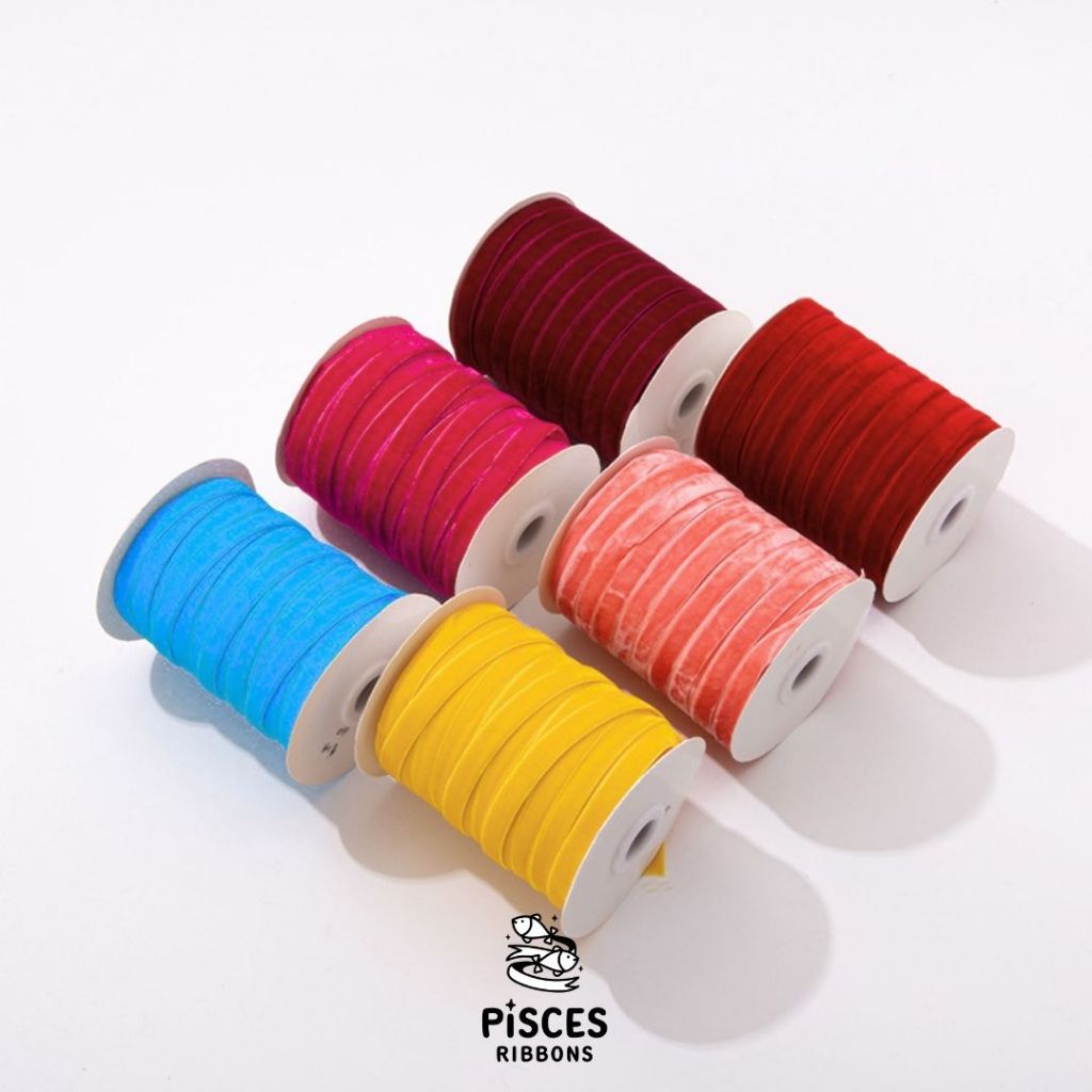 ริบบิ้นผ้ากำมะหยี่ด้านเดียวขนาด 1.5 cm.  ผูกของขวัญวันเกิด งานตกแต่งต่างๆ [RBY-0079-15mm-2Y] - รูปที่ 5