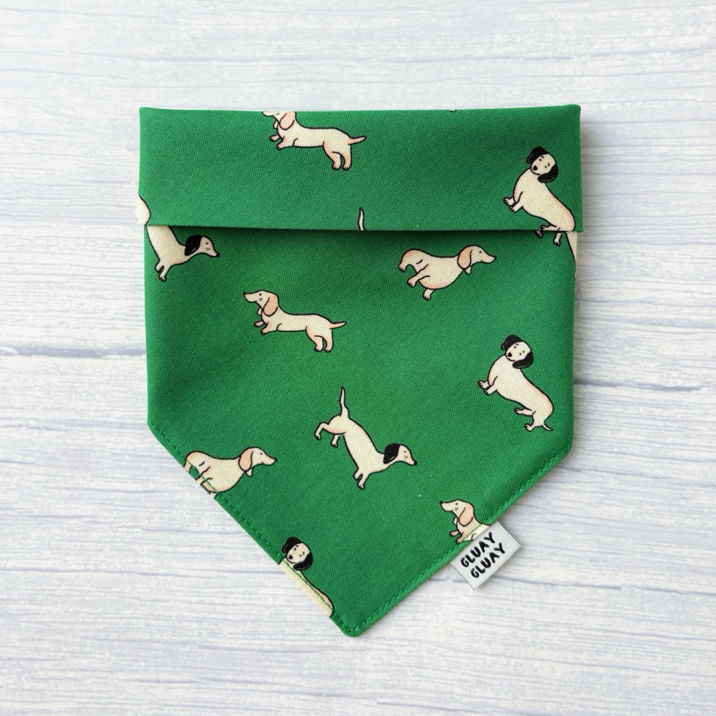 GLUAY GLUAY - ผ้าพันคอหมาแมว ผ้าพันคอสัตว์เลี้ยง - Green Dachshund