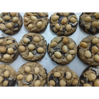 Brown butter chocolate chips soft cookies. ชิ้นละ 75 กรัม