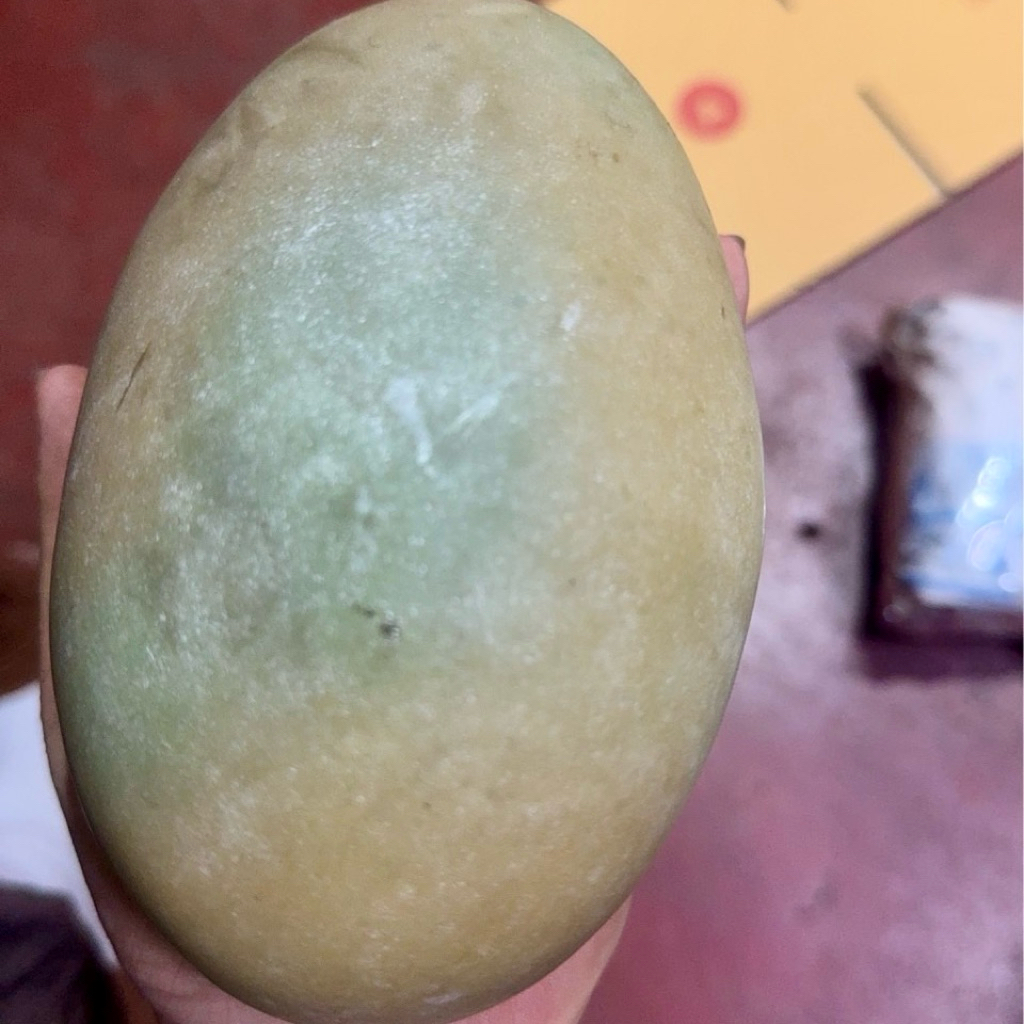 หินเรืองแสง1.35-1.9kgไข่มุกราตรี หินแกะสัก หินจินดานี