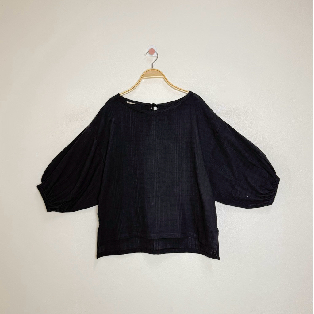 เสื้อคอปาด แขนพอง ผ้าฝ้าย