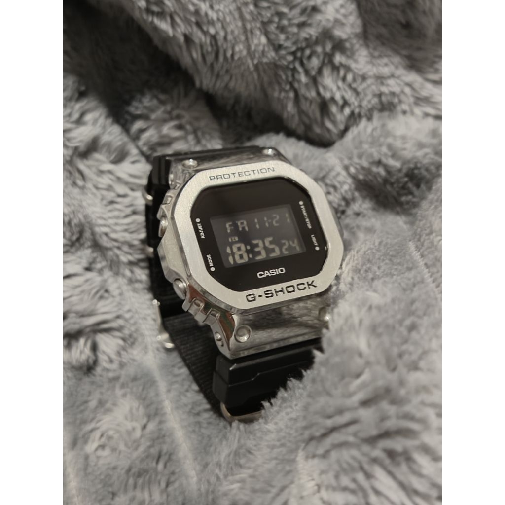นาฬิกา 🕑 Casio G-Shock GM-5600-1 มือสอง