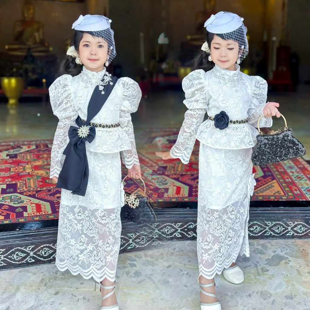 (รหัสKK)ชุดไทยผ้าลูกไม้ประยุกต์  #ชุดขาวดำเด็กหญิง ชุดผ้าไทยเด็กหญิง เสื้อไหล่ยกแขนยาว+กระโปรง+ผ้าคาด+โบว์ผูกผม น่ารัก