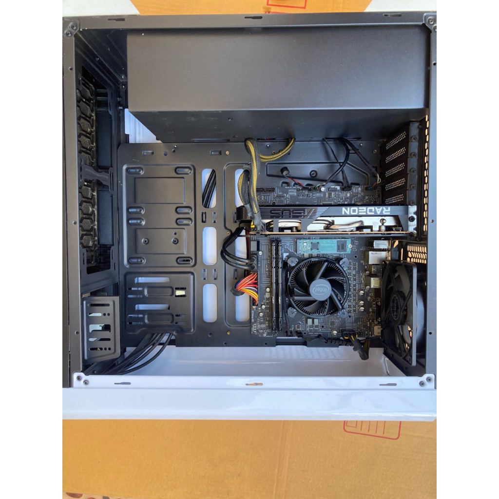 i5-11400f 6/12 thread+ram 16gb/3200+asus rx6600 8gb+psu 750w+m.2 500gb+msi b560m e pro+case atx aero