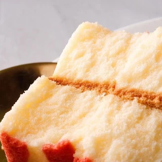 มูสเค้กลายจุด รสสตอเบอร์รี่ (1 ลังมี 20 ชิ้น)
