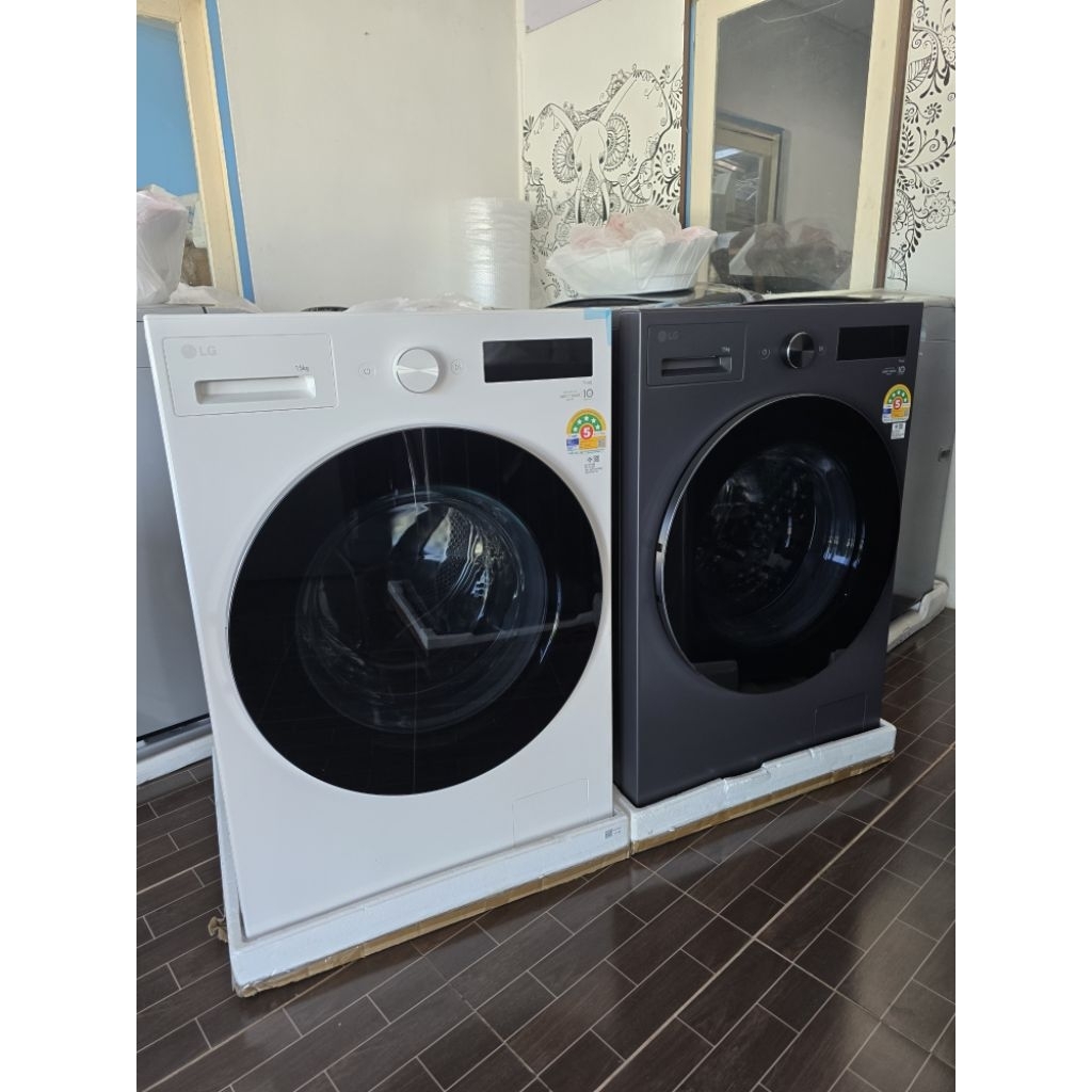 เครื่องซักผ้าฝาหน้าLG  Inverter 15 kg รุ่น F2515SNEW/F2515SNEG. เกรดB/ตัวโชว์