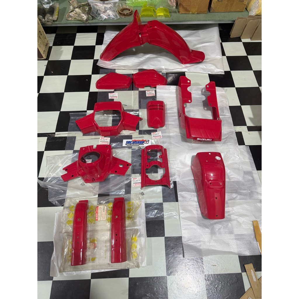 ชุดสีแท้Suzuki RC80-100 สีแดง (ทั้งชุด380)
