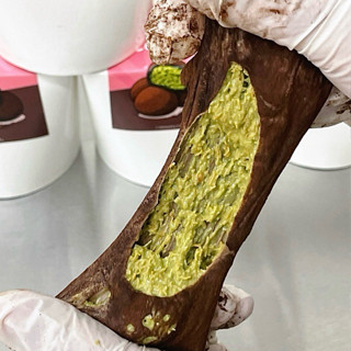 คุกกี้ชูวี่ดูไบ ไส้ซอสพิสตาชิโอฉ่ำๆ ชิ้นละ30กรัม ( 1 กล่องมี…