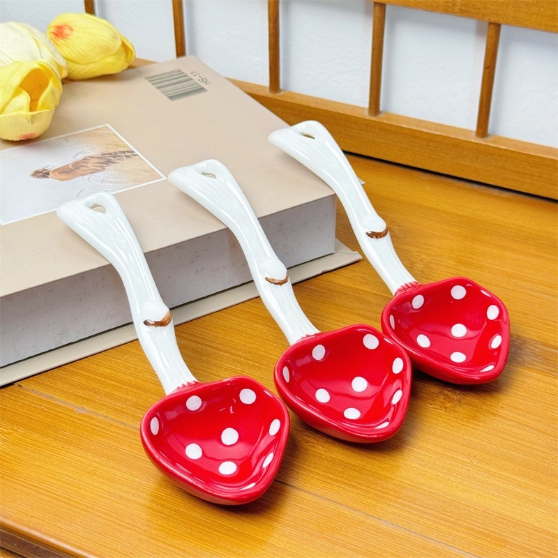 01ช้อนเซรามิค ด้ามจับยาว ลายการ์ตูนน่ารัก ขนาดเล็ก ของใช้ในครัวเรือน แบบสร้างสรรค์ สําหรับเด็กผู้หญิง