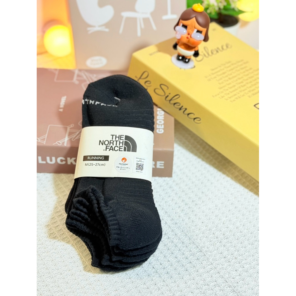 ถุงเท้าวิ่ง แบรนด์ the north face Size M (25-27 cm) ขนาด 3 คู่