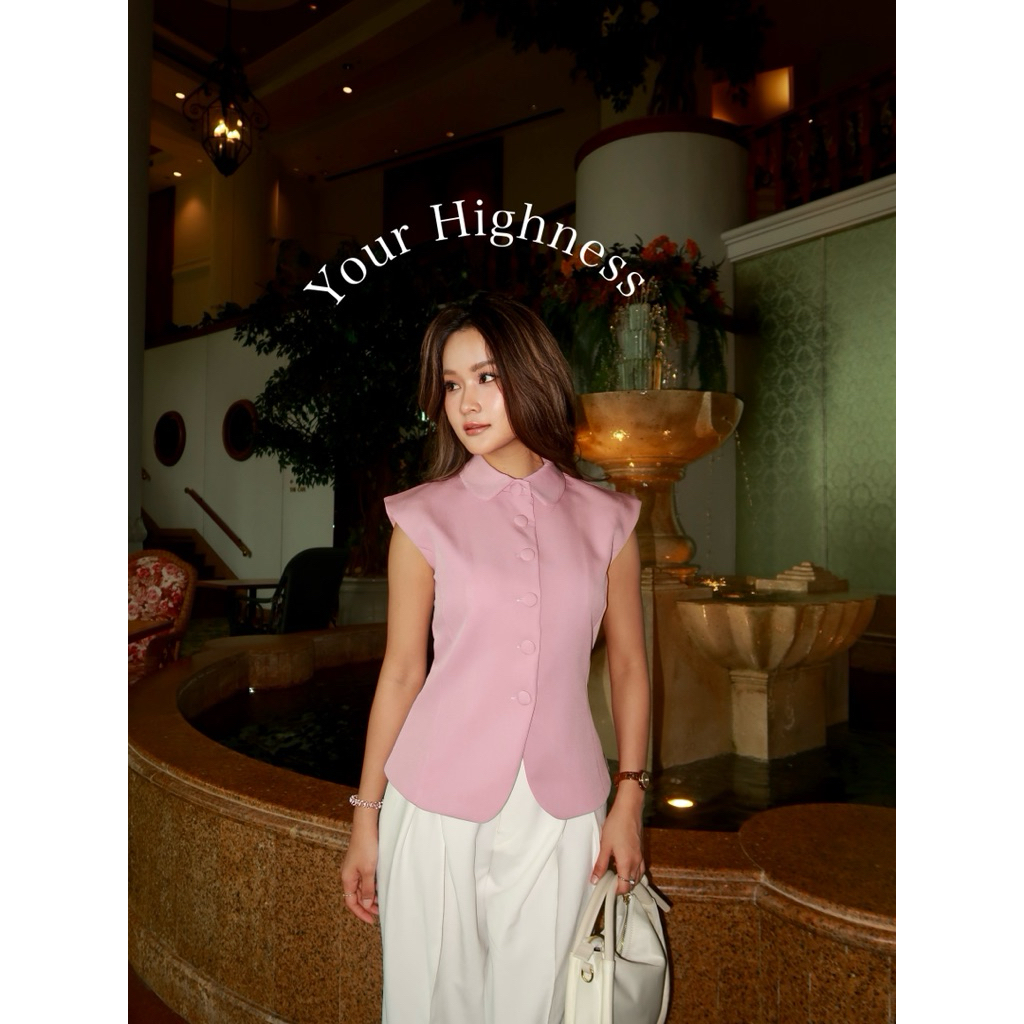 Your Highness Top : เสื้อคอบัวกระดุมปั้ม เข้ารูป ทรงเป๊ะมากกก บุซับใน