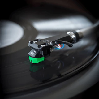 Audio-Technica VM95E Dual Moving Magnet หัวเข็มสำหรับเครื่องเล่นแผ่นเสียง