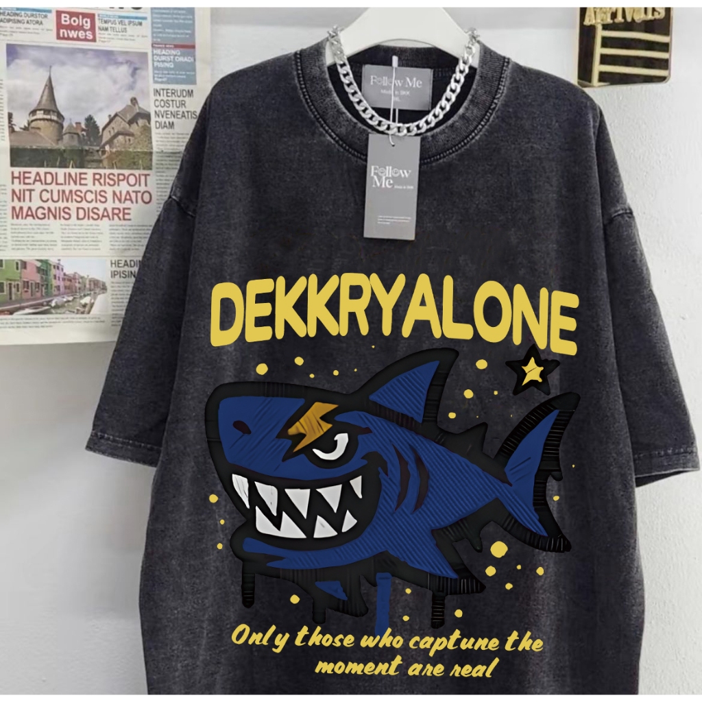 COD สไตล์อเมริกันหล่อ M-5XL เสื้อยืดเฮฟวี่เวทที่ผู้ชายและผู้หญิงใส่ได้ เสื้ออเนกประสงค์คอกลมหลวมพิมพ์ลายแฟชั่น ราคา ถูกที่สุด ดีลบีเคเค แกลเลอรีภาพที่ 4
