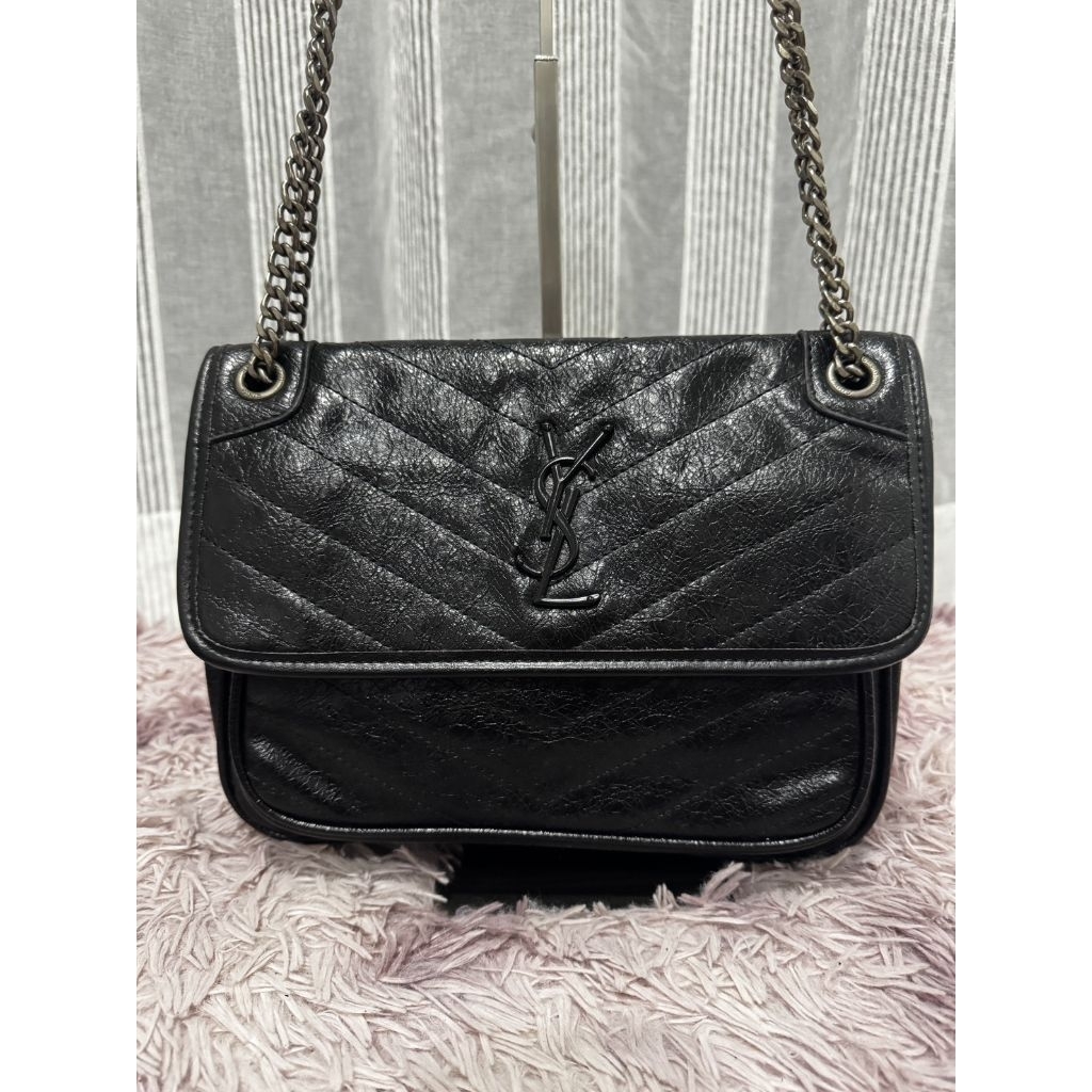 กระเป๋าสะพายข้างมือสอง Ysl งานตู้