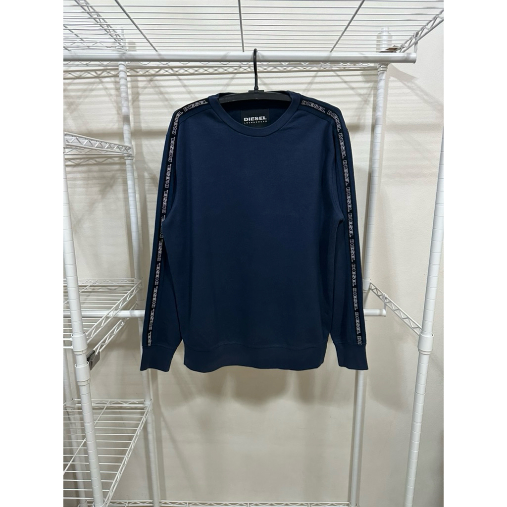 เสื้อสเวตเตอร์ diesel แขนแถบ แท้💯 มือสอง