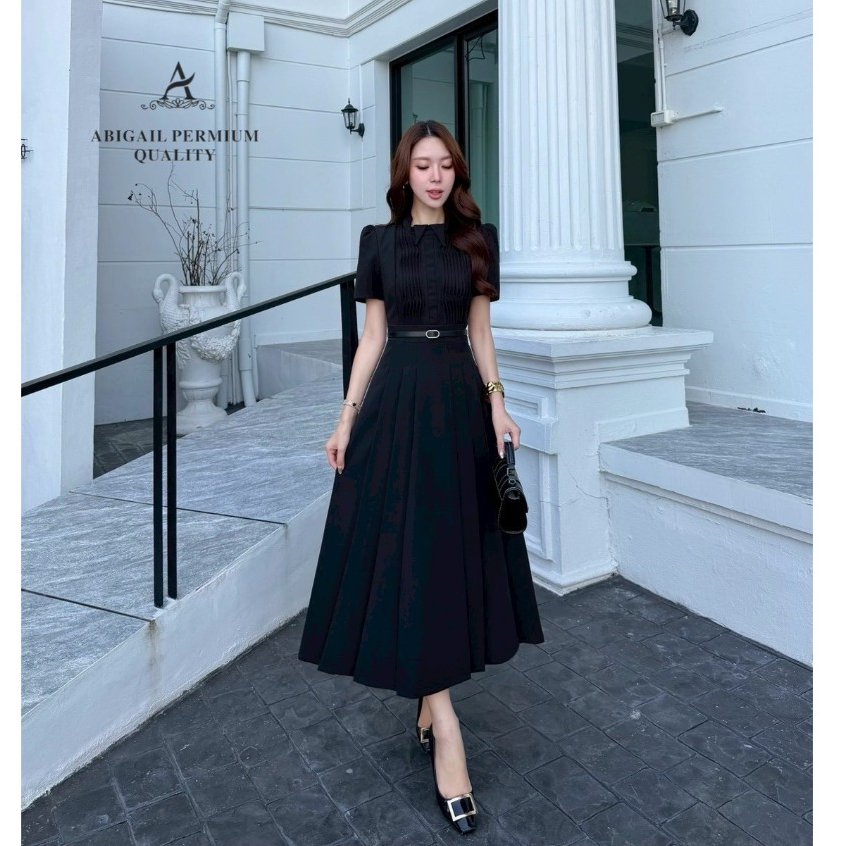 Abigail เดรสยาวแขนสั้นคอปกสีดำ