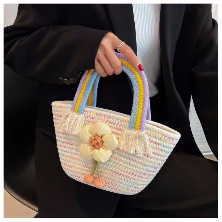 Khwan Tung "Weaving flowers Bag"  กระเป๋าถือไซซ์มินิ น่ารักๆถือเก๋ๆมีให้เลือกหลายสี