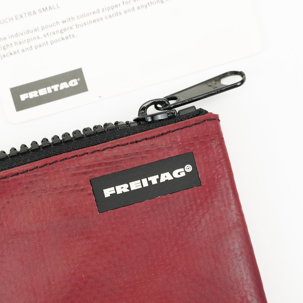 FREITAG F05 BLAIR  ผ้าแดงเลือดหมู ซิปดำ ใบนี้ตรง Logo Freitag จากตัว ®️ จะเป็นหน้ายิ้ม :) แทนเก๋มาก