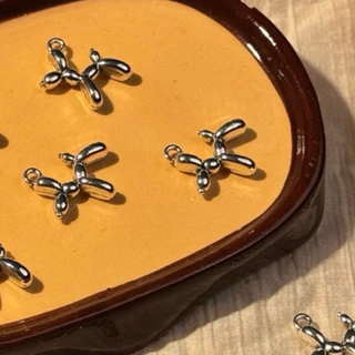 จี้หมาลูกโป่งโลหะผสม สีเงินเงา – Balloon Dog Metal Charm Pendant สำหรับงาน DIY เครื่องประดับ